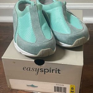 NIB Easy Spirit slip on shoes 8M